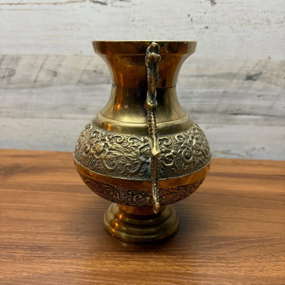 Vintage Chinese Brass Urn with Dragon Handles and a‎ Floral Motif 7